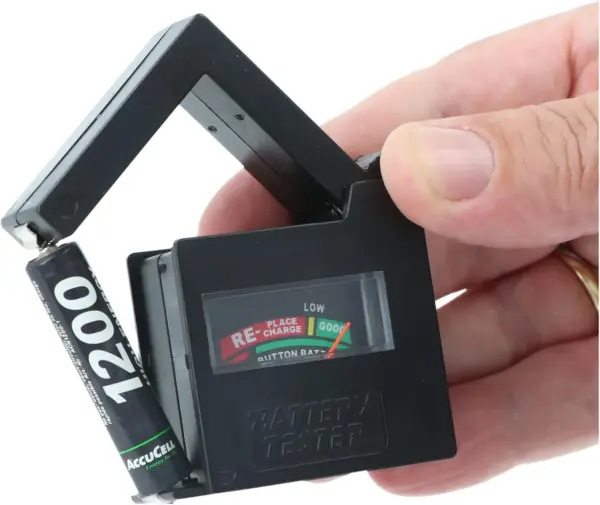Probador Testeador Universal Comprobador De Pilas Baterias Aa Aaa 1.5v 9v - Imagen 3
