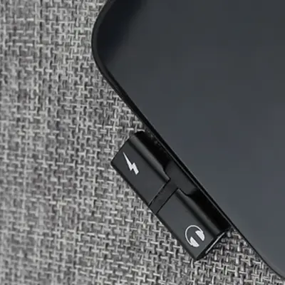 Adaptador 2 en 1 Iphone Ligthning a jack auriculares 3.5mm + carga NEGRO - Imagen 4